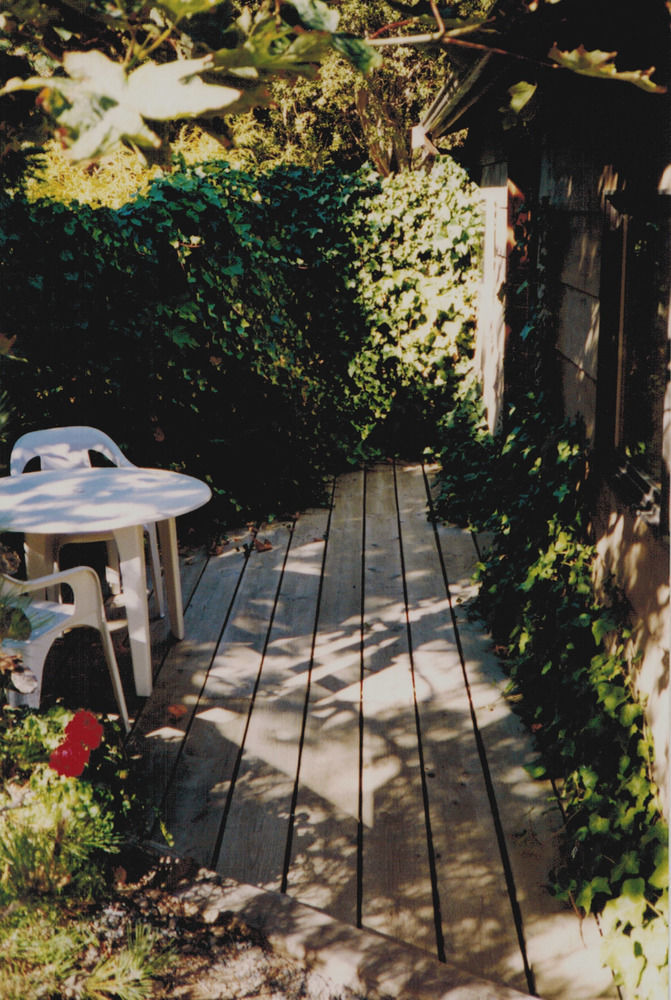 Driftwood Village Cottages Sturdies Bay Exterior photo